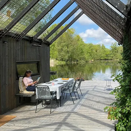 Architect-designed House Close To Hornbaek بيت للعطل Tikob