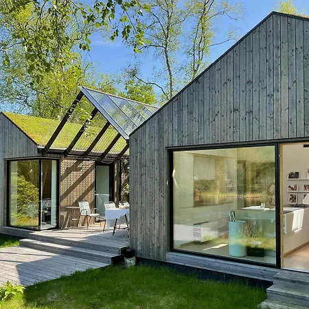 Architect-designed House Close To Hornbaek بيت للعطل