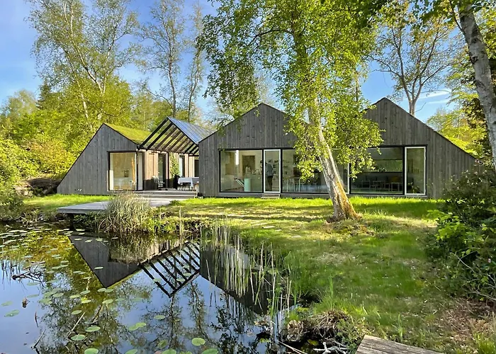 Architect-designed House Close To Hornbaek بيت للعطل